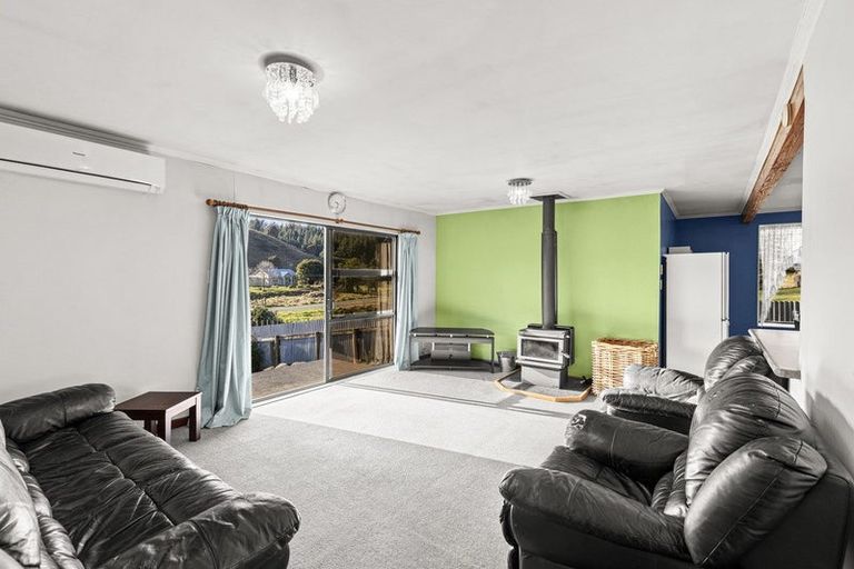 Photo of property in 67 Ongo Road, Hunterville, 4730