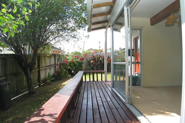 Photo of property in 285 Great North Road, Henderson, Auckland, 0612