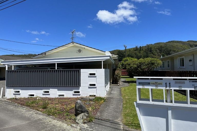 Photo of property in 11a Karamu Crescent, Wainuiomata, Lower Hutt, 5014