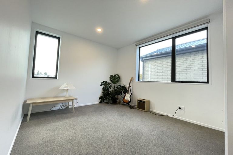 Photo of property in 11 Koral Lane, Broomfield, Christchurch, 8042