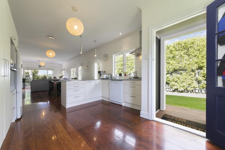 Photo of property in 41 Queen Street, Riverhead, 0820