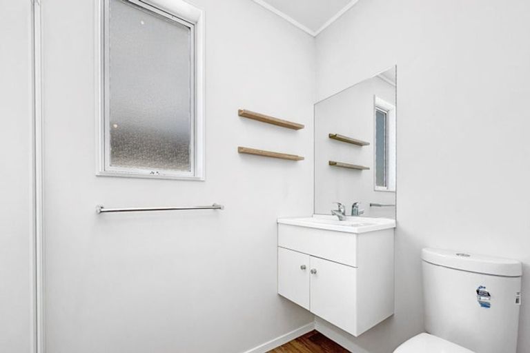 Photo of property in 685a Swanson Road, Swanson, Auckland, 0612