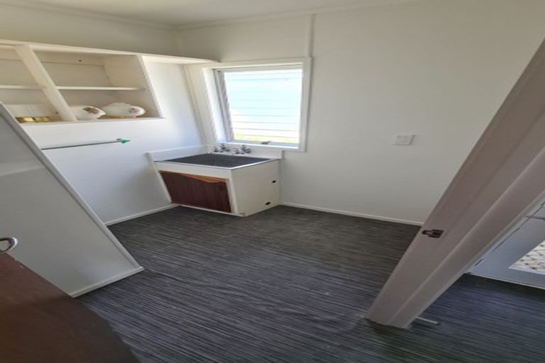 Photo of property in 28 Glynnbrooke Street, Te Atatu South, Auckland, 0610