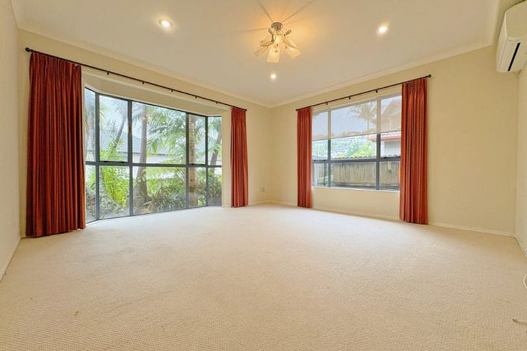 Photo of property in 56 San Marino Drive West, Henderson, Auckland, 0612