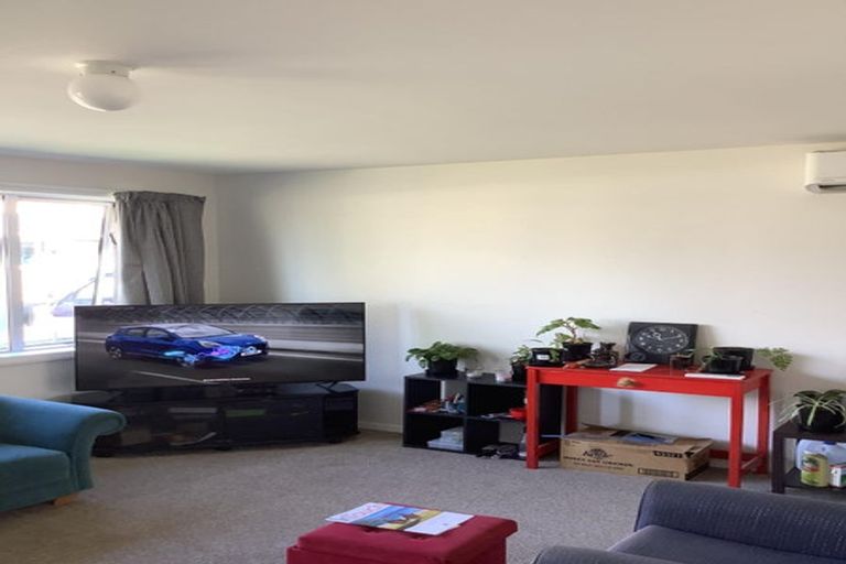 Photo of property in 2/451 Hereford Street, Linwood, Christchurch, 8011