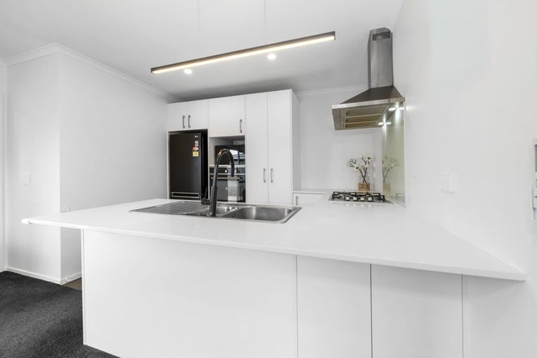 Photo of property in 4 Mokopapa Street, Takanini, 2112