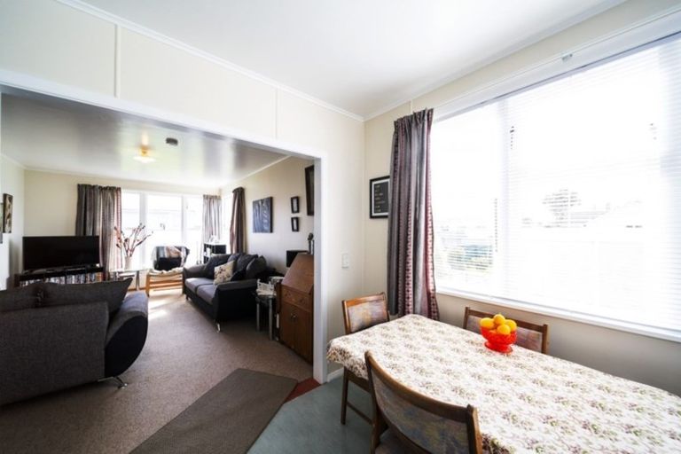 Photo of property in 83 Manawapou Road, Hawera, 4610