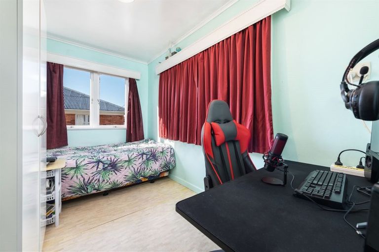 Photo of property in 1/29 James Laurie Street, Henderson, Auckland, 0612