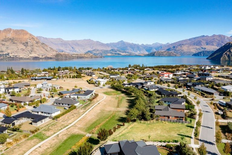 Photo of property in 44 Minaret Ridge, Wanaka, 9305