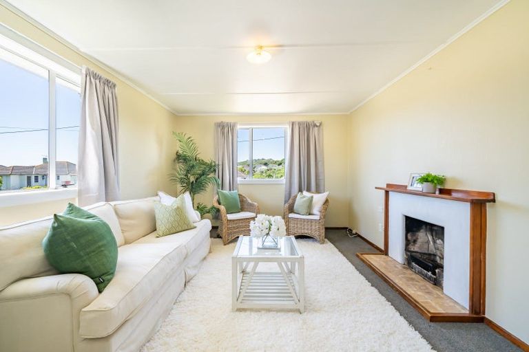Photo of property in 6 Mexted Crescent, Ranui, Porirua, 5024
