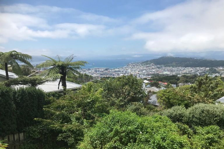 Photo of property in 23 Mitchell Street, Brooklyn, Wellington, 6021