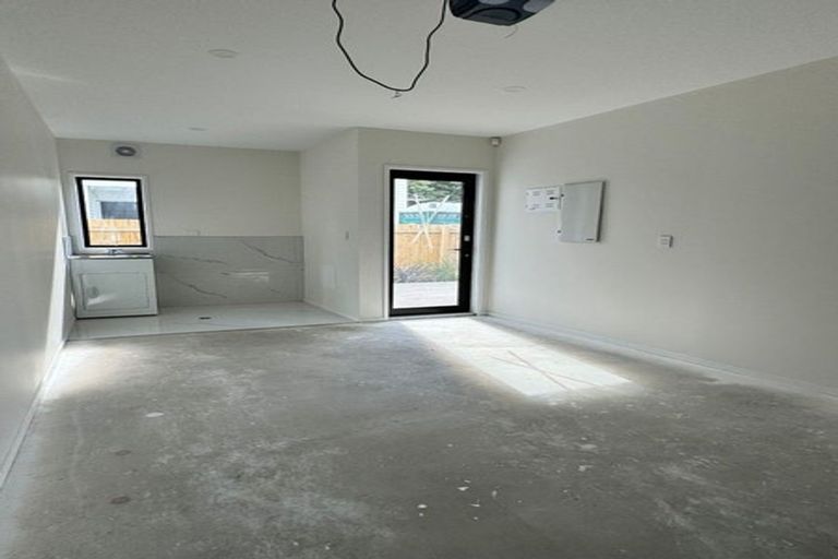 Photo of property in 11a Rountree Place, Conifer Grove, Takanini, 2112