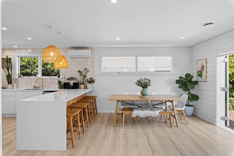 Photo of property in 21 Woodstock Place, Russley, Christchurch, 8042
