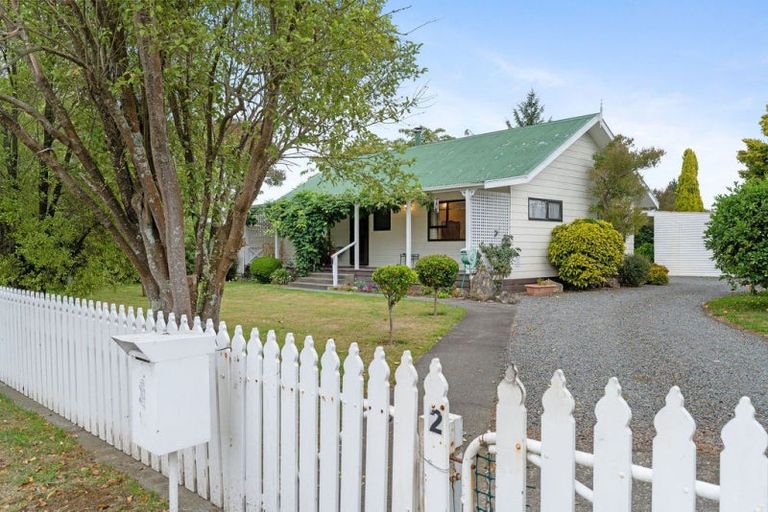 Photo of property in 2 Loasby Place, Greytown, 5712
