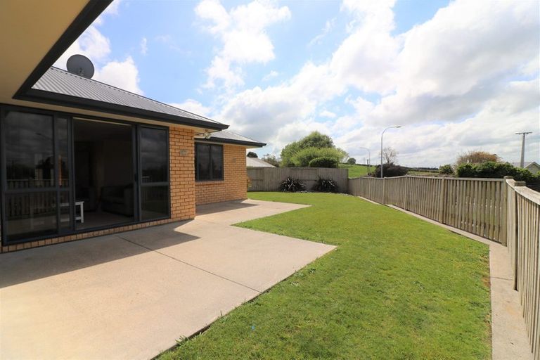 Photo of property in 14 Farleigh Close, Huntington, Hamilton, 3210