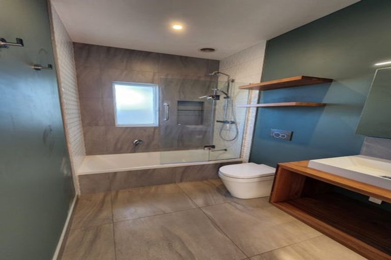 Photo of property in 20 Humphrey Kemp Avenue, Henderson, Auckland, 0612