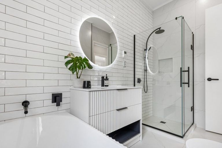 Photo of property in 94 Calliope Road, Stanley Point, Auckland, 0624