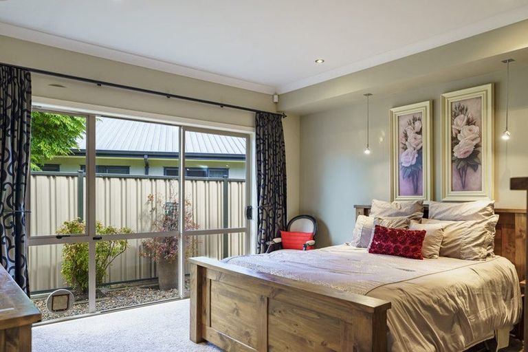 Photo of property in 33 Pinotage Drive, Greenmeadows, Napier, 4112