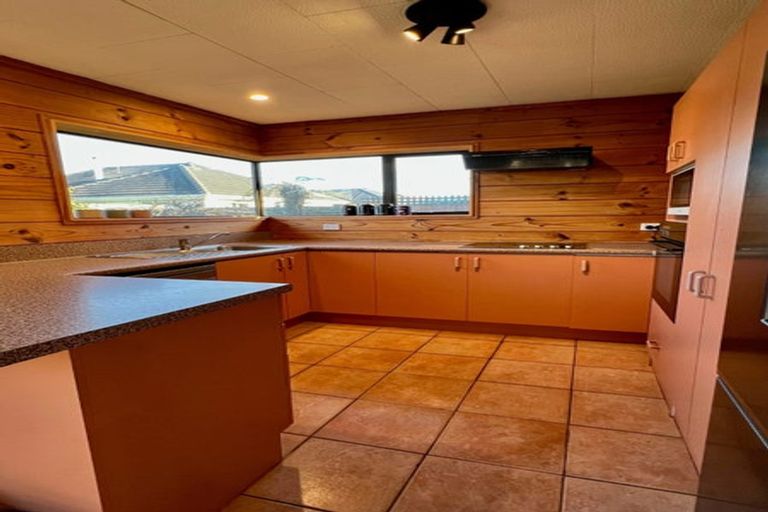 Photo of property in 98 Springs Road, Hornby, Christchurch, 8042