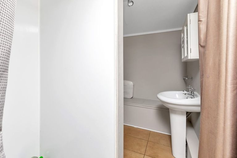 Photo of property in 21 George Point Road, Onerahi, Whangarei, 0110