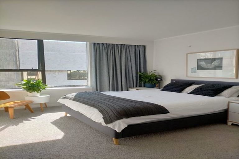 Photo of property in Hobson Court Flats, 44/70u Hobson Street, Thorndon, Wellington, 6011