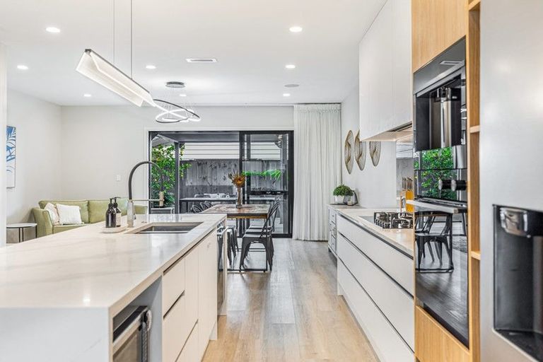 Photo of property in 3 Hea Road, Hobsonville, Auckland, 0616