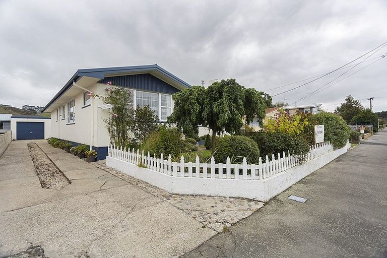 Photo of property in 74 Taward Street, Oamaru North, Oamaru, 9400