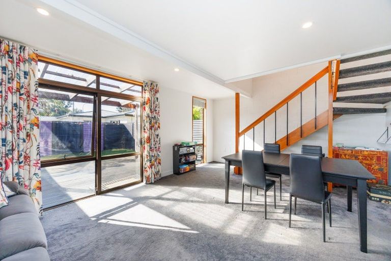 Photo of property in 2/341 College Street, West End, Palmerston North, 4410