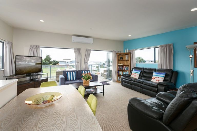 Photo of property in 8 Te Paerahi Road, Porangahau, 4293