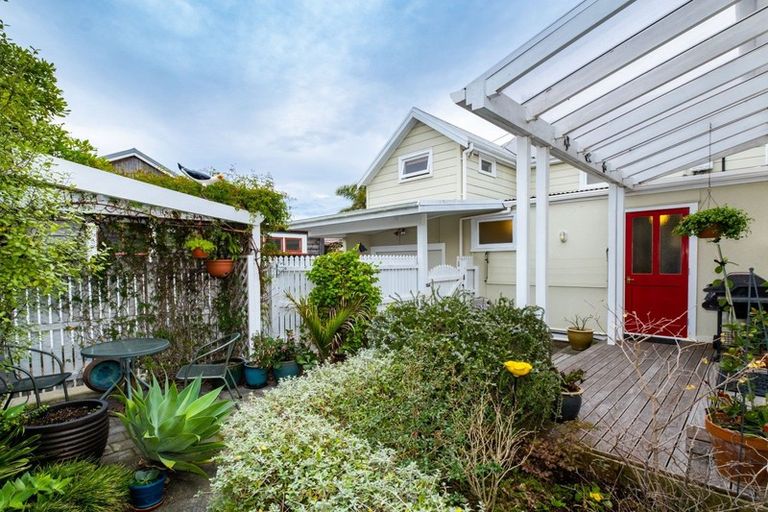 Photo of property in 88 Charles Street, Westshore, Napier, 4110