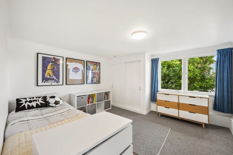 Photo of property in 27 Tai Paku Paku Road, Karaka Bays, Wellington, 6022