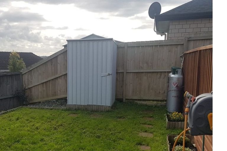 Photo of property in 71b Solar Road, Glen Eden, Auckland, 0602