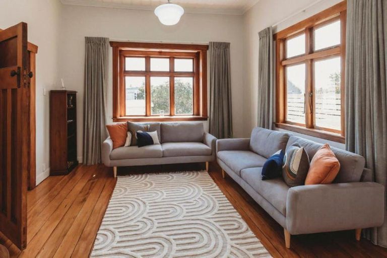 Photo of property in 51 Vivian Street, New Plymouth, 4310
