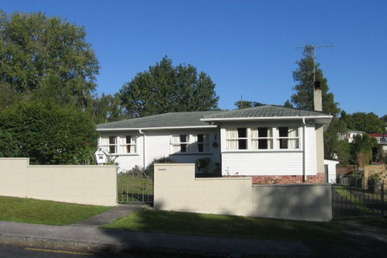 Photo of property in 42 Tilden Avenue, Hillcrest, Auckland, 0627