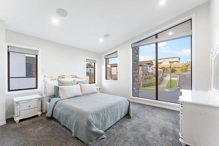 Photo of property in 13 Michael Richard Place, East Tamaki Heights, Auckland, 2016