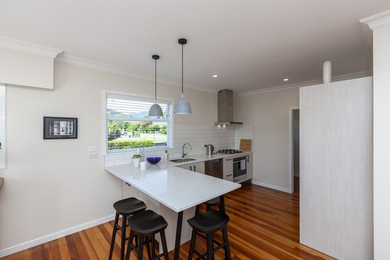 Photo of property in 14 Leybourne Avenue, Waikanae, 5036