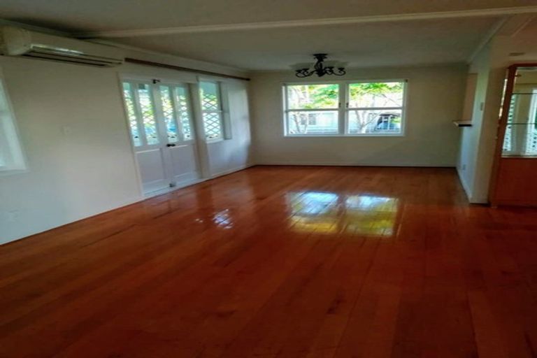 Photo of property in 2a Waller Avenue, Bucklands Beach, Auckland, 2012