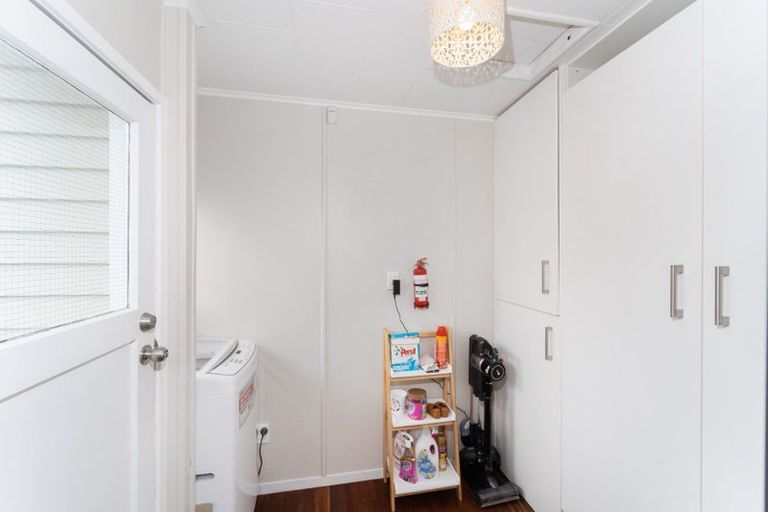 Photo of property in 25a Waipani Road, Te Atatu Peninsula, Auckland, 0610