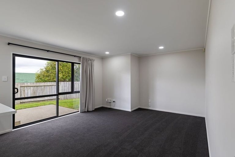 Photo of property in 21 Logan Way, Kelvin Grove, Palmerston North, 4414