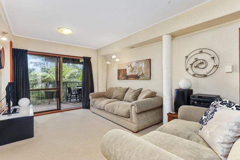 Photo of property in 50 Park Road, Titirangi, Auckland, 0604