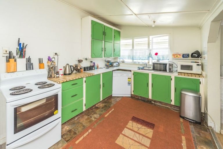 Photo of property in 17 Manuka Street, Castlecliff, Whanganui, 4501