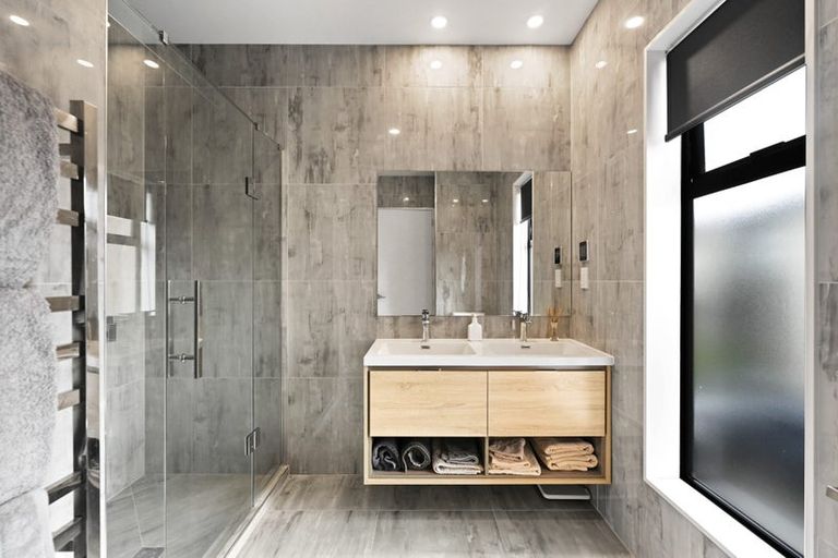 Photo of property in 3b Lake Domain Drive, Frankton, Hamilton, 3204