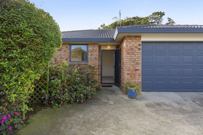 Photo of property in 12 Magnolia Drive, Waiuku, 2123