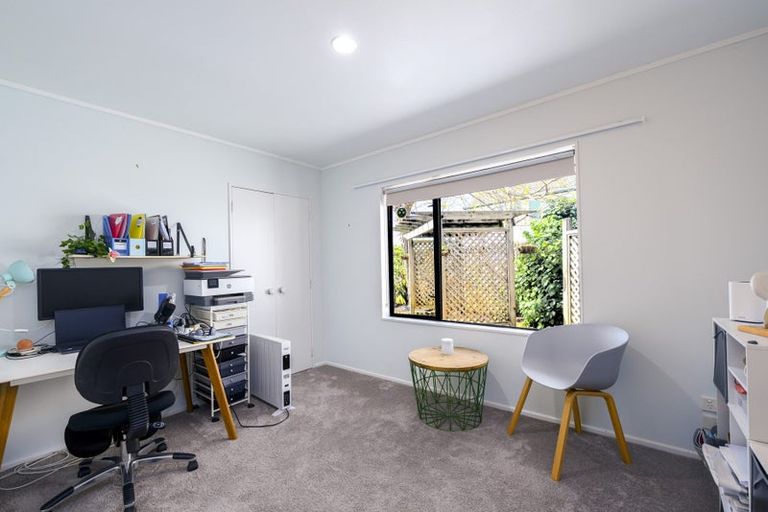 Photo of property in 11d Redwood Crescent, Hurdon, New Plymouth, 4310