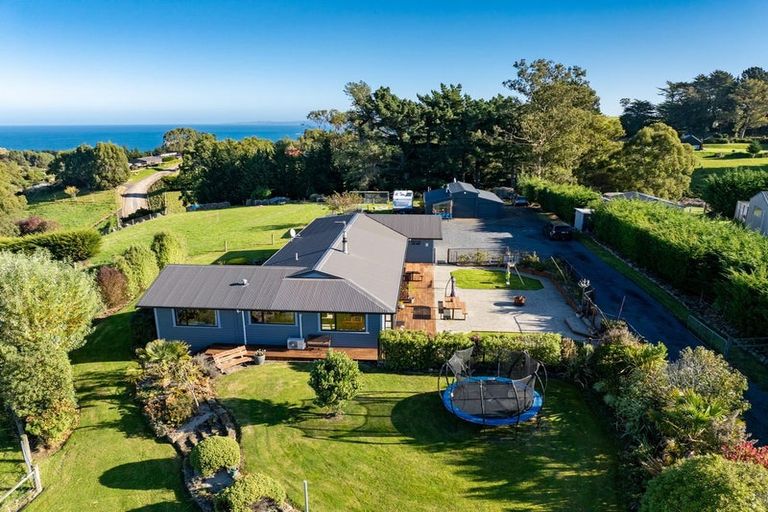 Photo of property in 27 Green Island Bush Road, Blackhead, Dunedin, 9076