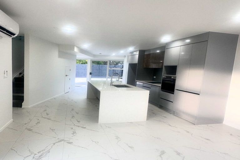 Photo of property in 14a Sunlands Drive, Manurewa, Auckland, 2102