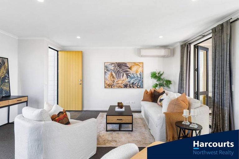 Photo of property in 284 Hobsonville Point Road, Hobsonville, Auckland, 0616