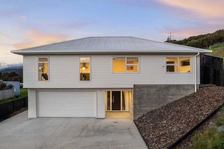 Photo of property in 11 Botany Lane, Whitby, Porirua, 5024