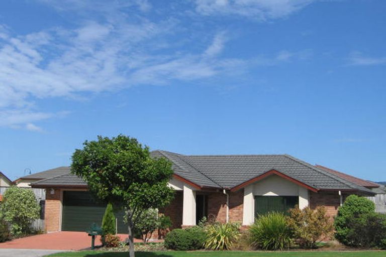 Photo of property in 30 Hillwell Drive, Henderson, Auckland, 0612