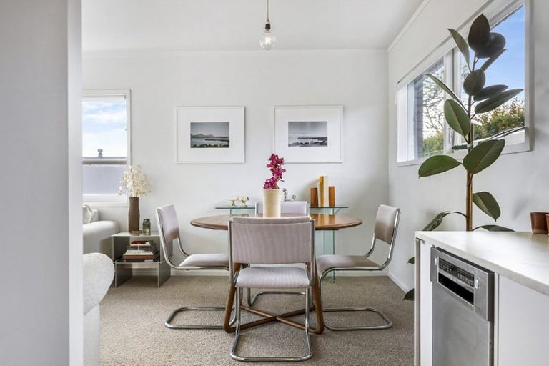 Photo of property in 4/134 Calliope Road, Stanley Point, Auckland, 0624